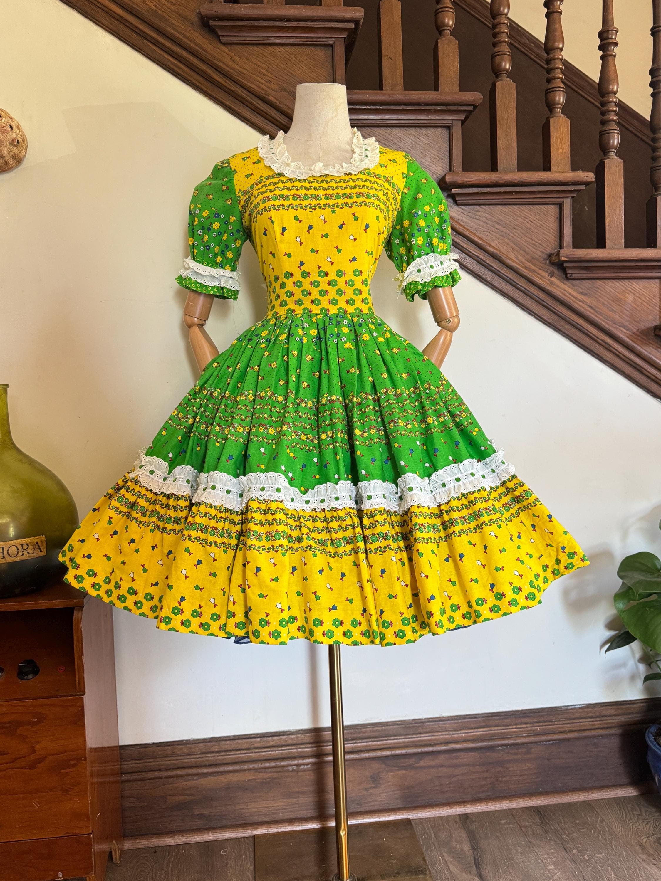 1960s green and yellow floral print patio dress, photo 1