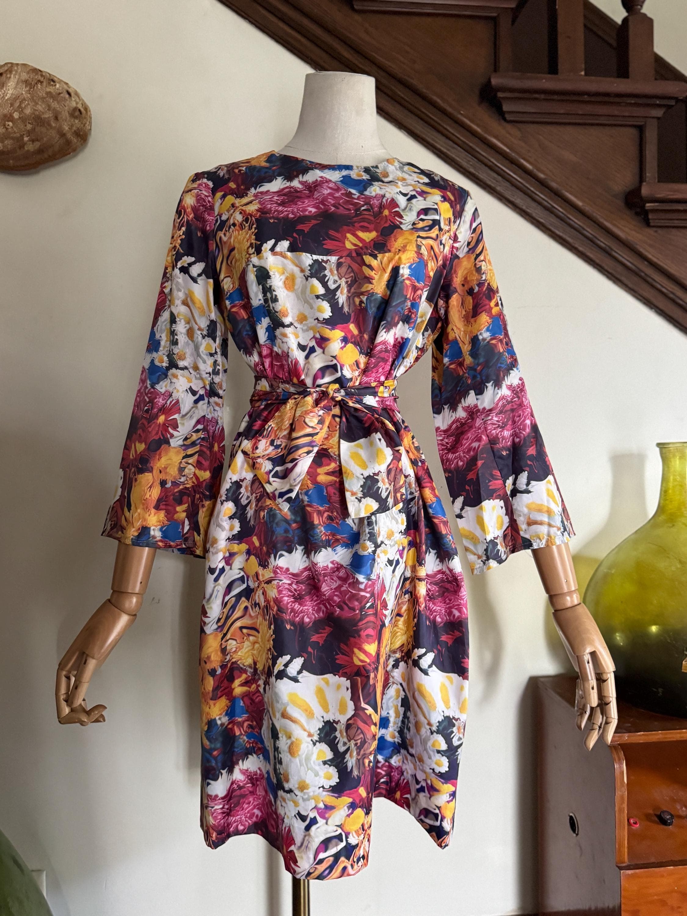 1960s  Melting Floral Print Flare Sleeve Dress, photo 1