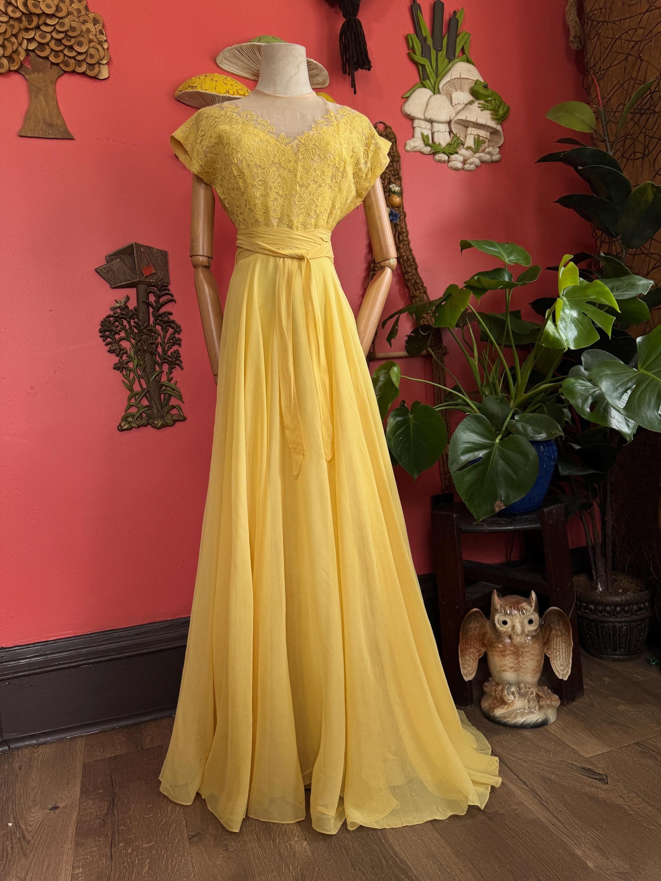 1940s yellow chiffon and lace gown