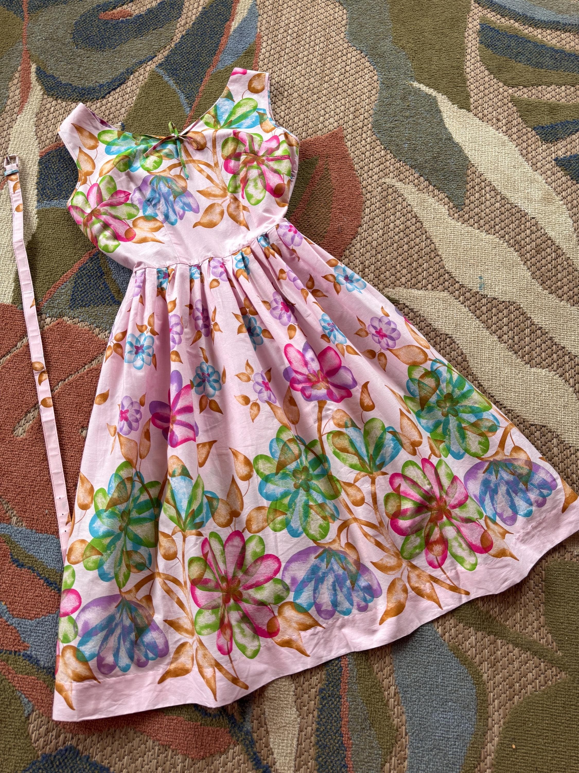 1950s Pink juicy floral border print fit and flare dress, photo 1