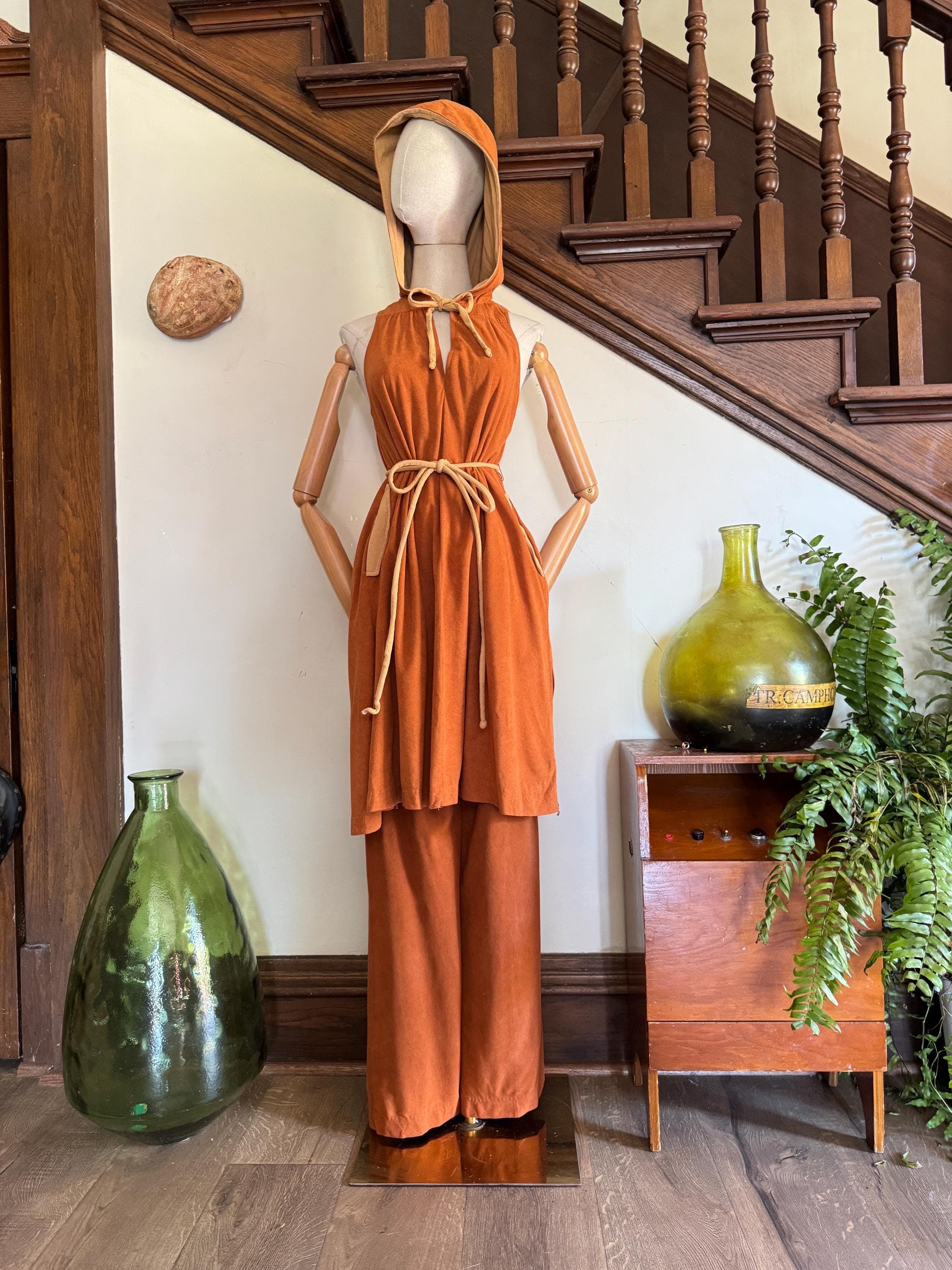 1970s  orange and tan pantsuit