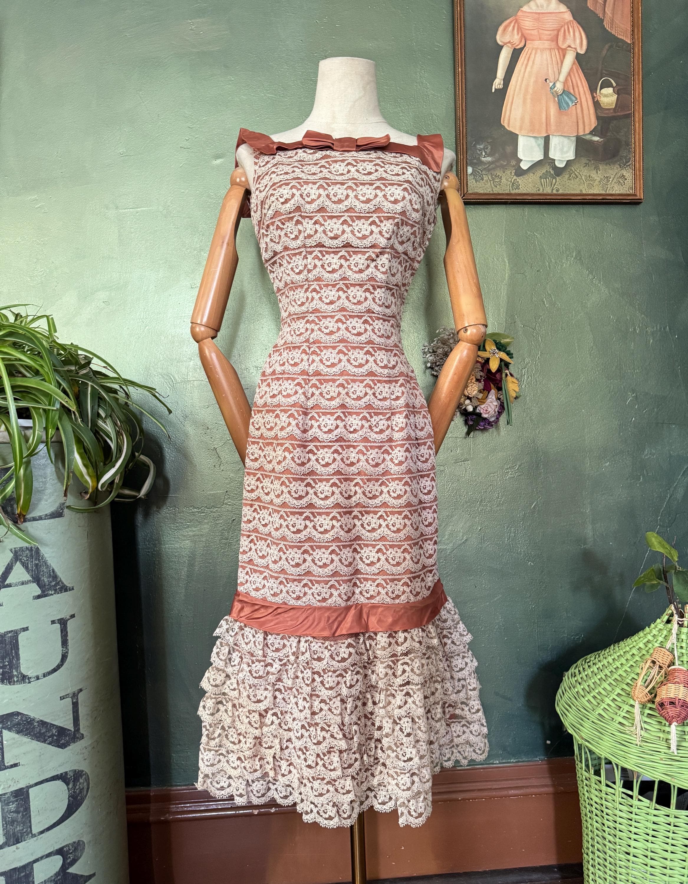 1950s  Taupe and Cream Tiered Lace Sheath Dress, photo 1