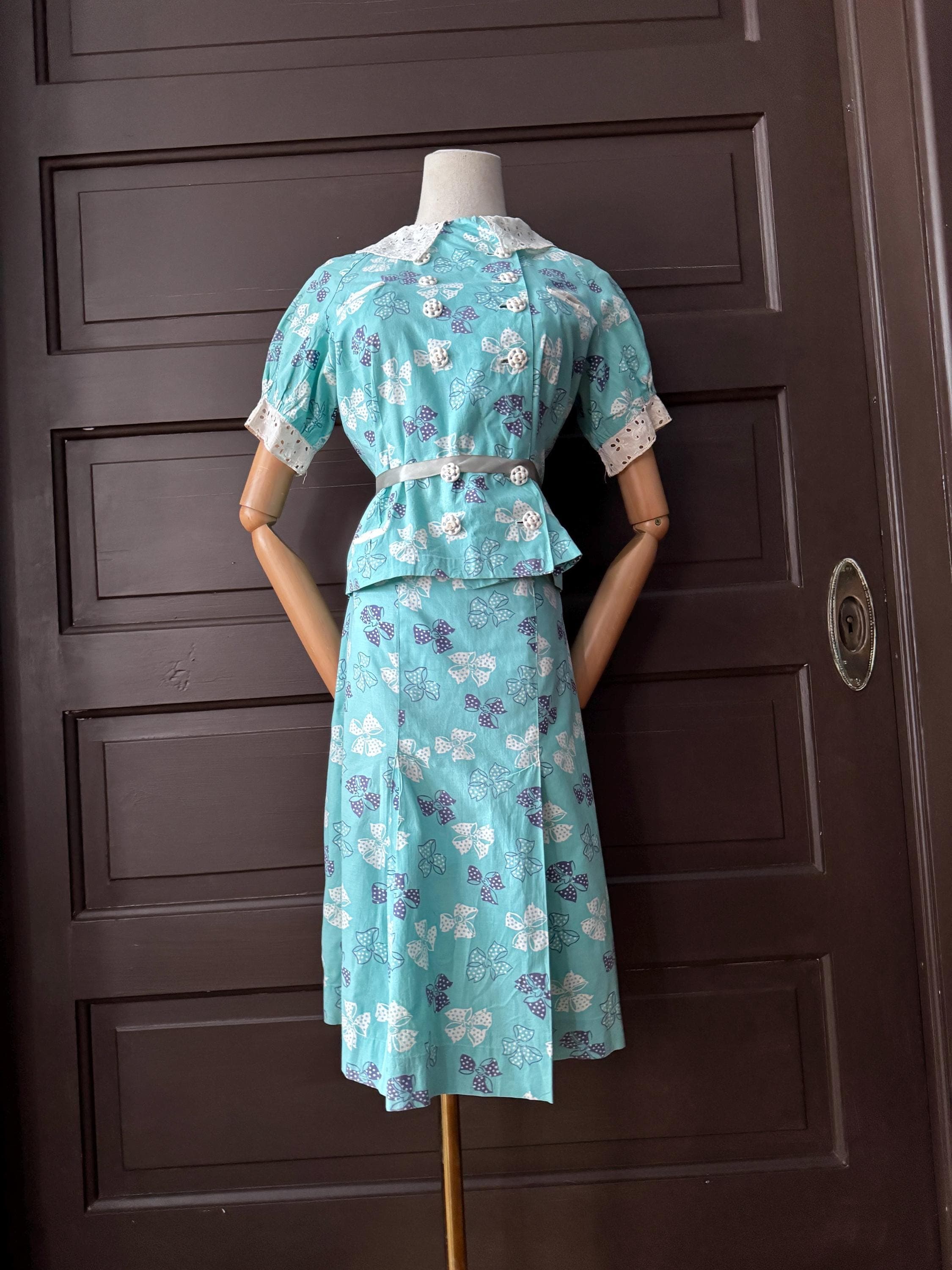 1930s  Blue bow print set