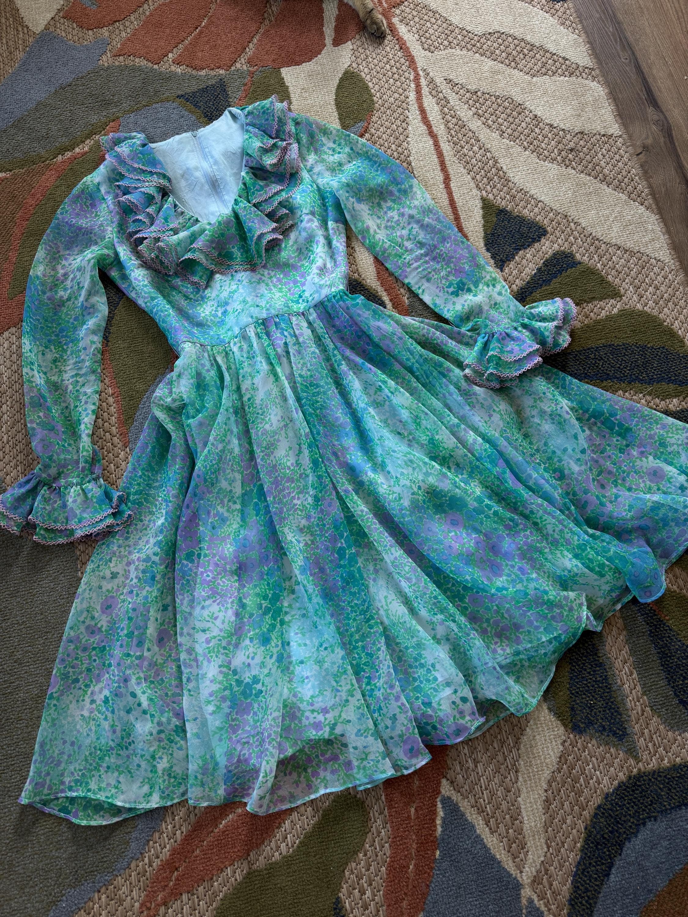 1970s blue and purple floral ruffled fit, and flare dress, photo 1