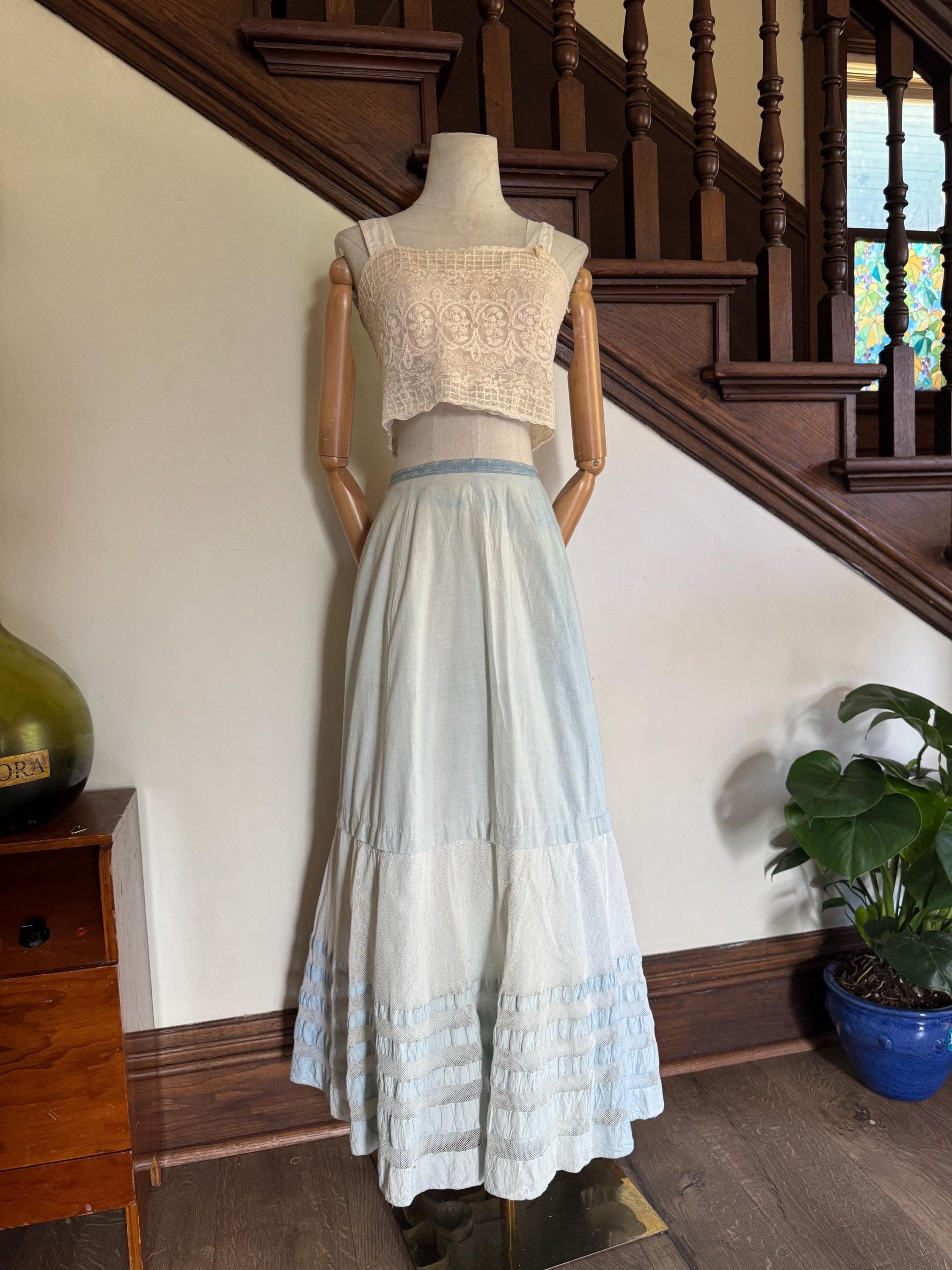 1900s blue tiered skirt, photo 1